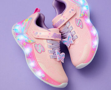 VIL&Aacute;G&Iacute;T&Oacute; CIPŐK